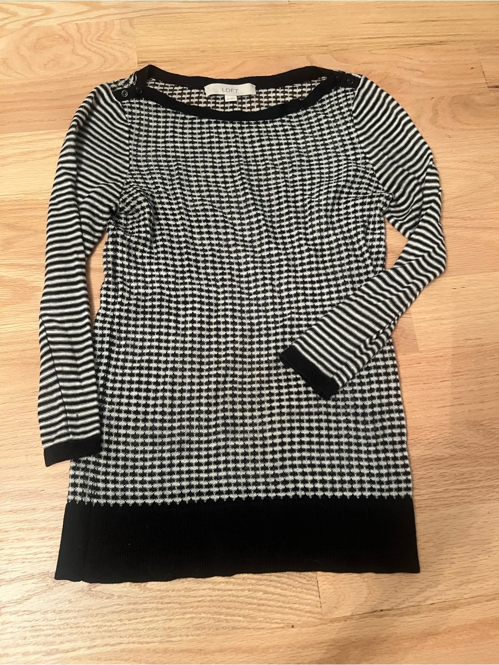 LOFT Black and White Houndstooth Knit top
